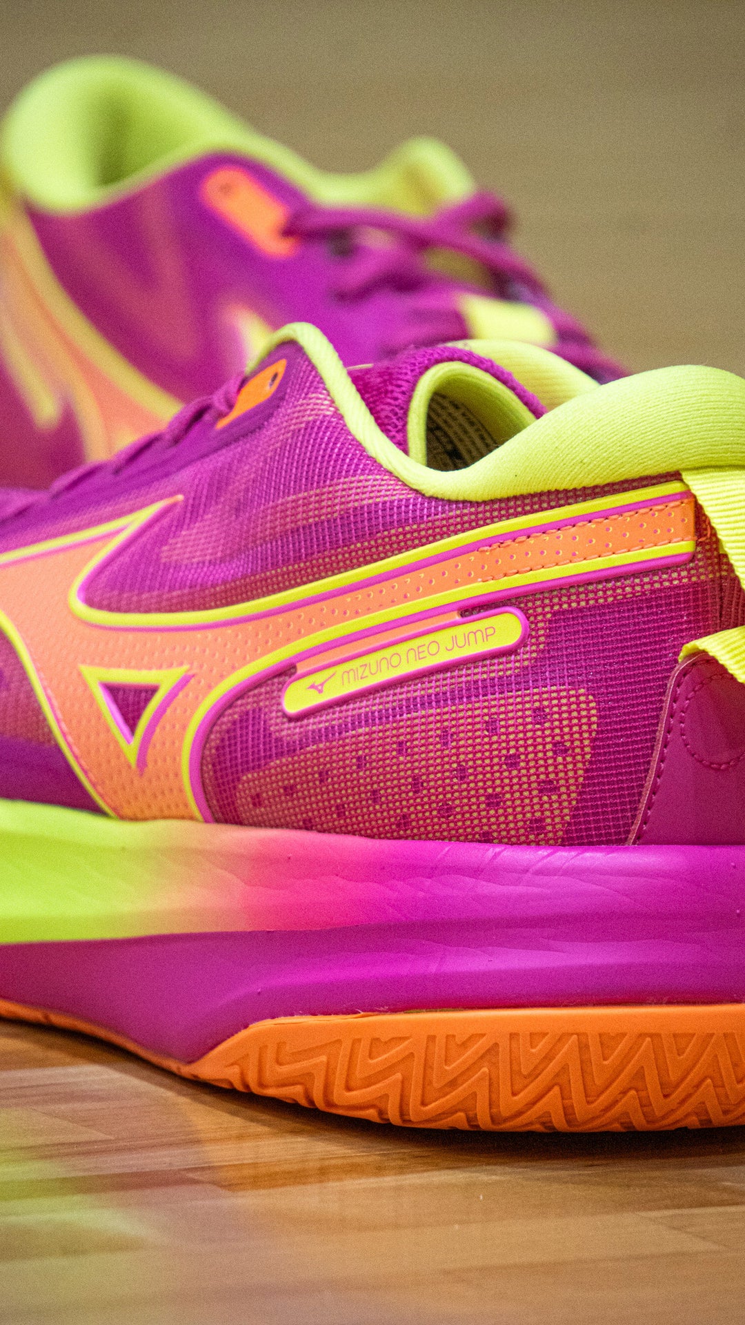 Chaussures de Handball Mizuno Neo Jump - Rose Fuchsia & Jaune Fluo